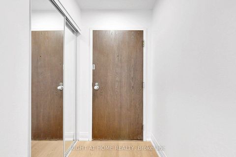 Photo 5 at 909 - 44 Gerrard Street W, Bay Street Corridor, Toronto