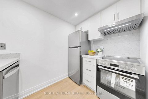 Photo 7 at 909 - 44 Gerrard Street W, Bay Street Corridor, Toronto