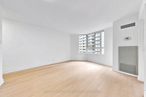 Photo 14 at 909 - 44 Gerrard Street W, Bay Street Corridor, Toronto