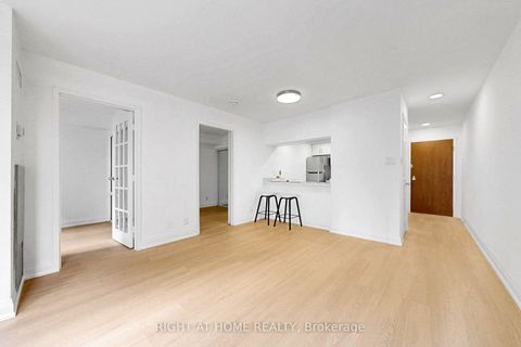 Photo 16 at 909 - 44 Gerrard Street W, Bay Street Corridor, Toronto