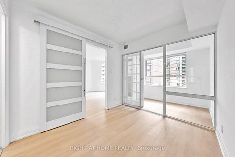 Photo 17 at 909 - 44 Gerrard Street W, Bay Street Corridor, Toronto