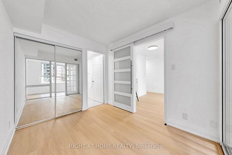 Photo 19 at 909 - 44 Gerrard Street W, Bay Street Corridor, Toronto