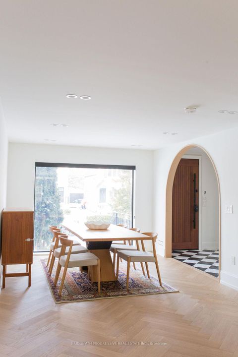 Photo 2 at 127 Glenvale Boulevard, Leaside, Toronto