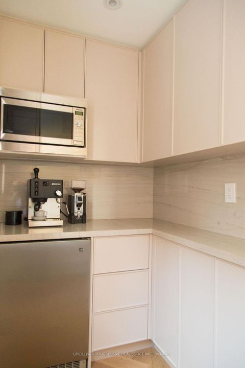 Photo 8 at 127 Glenvale Boulevard, Leaside, Toronto