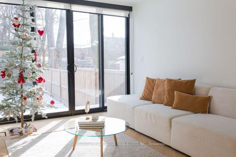 Photo 9 at 127 Glenvale Boulevard, Leaside, Toronto