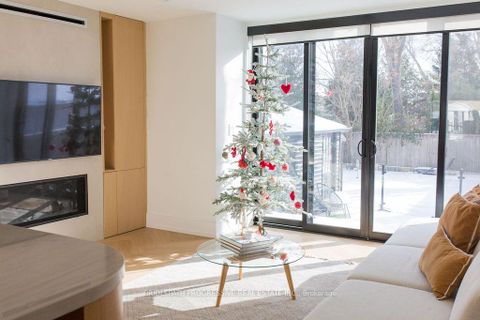 Photo 10 at 127 Glenvale Boulevard, Leaside, Toronto