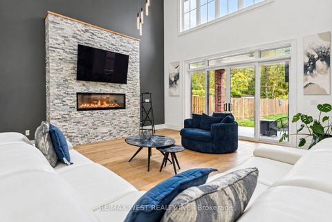 Photo 7 at 2019 Lilac Drive, Alcona, Innisfil