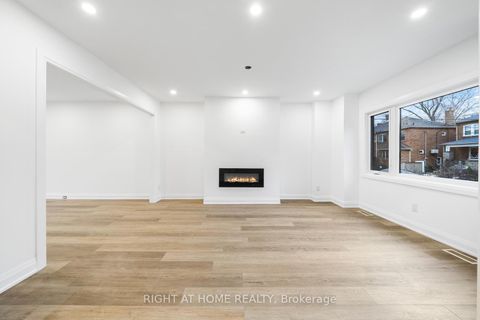 Photo 3 at 147 Forman Avenue, Mount Pleasant East, Toronto