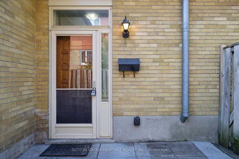 Photo 5 at 80 Applefield Drive, Bendale, Toronto