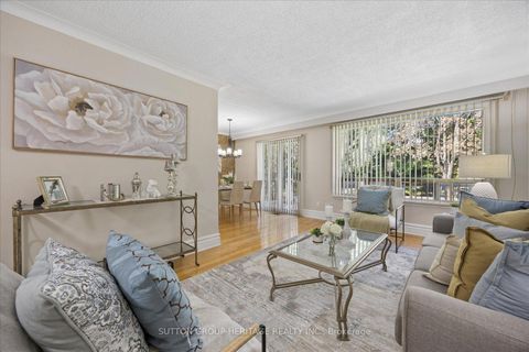 Photo 7 at 80 Applefield Drive, Bendale, Toronto