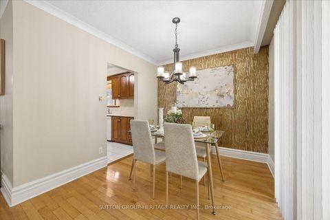 Photo 10 at 80 Applefield Drive, Bendale, Toronto