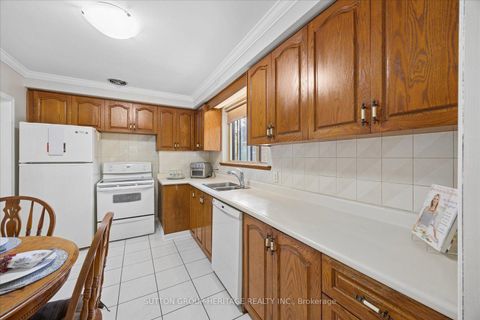Photo 12 at 80 Applefield Drive, Bendale, Toronto