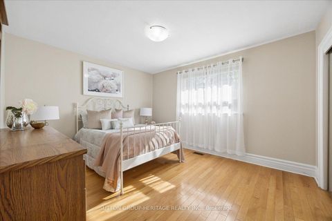 Photo 17 at 80 Applefield Drive, Bendale, Toronto