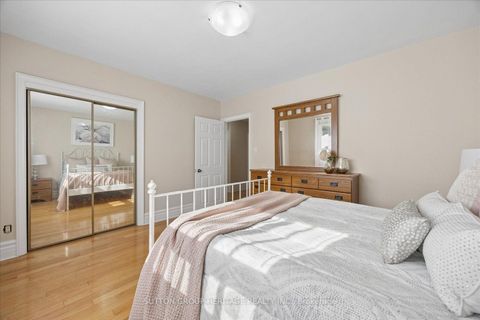 Photo 18 at 80 Applefield Drive, Bendale, Toronto