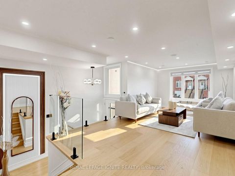 Photo 3 at 52A Robinson Avenue, Oakridge, Toronto