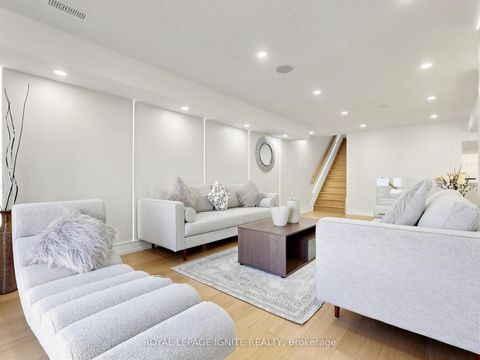 Photo 5 at 52A Robinson Avenue, Oakridge, Toronto