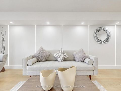 Photo 6 at 52A Robinson Avenue, Oakridge, Toronto