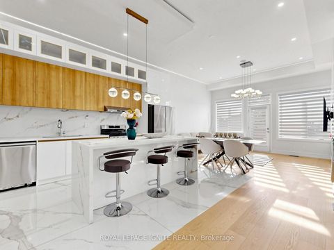 Photo 11 at 52A Robinson Avenue, Oakridge, Toronto