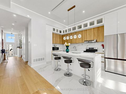 Photo 12 at 52A Robinson Avenue, Oakridge, Toronto