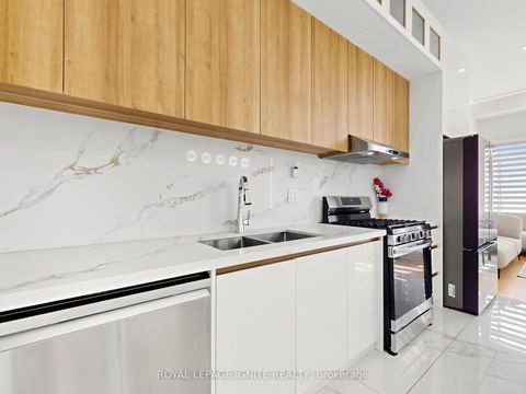 Photo 13 at 52A Robinson Avenue, Oakridge, Toronto