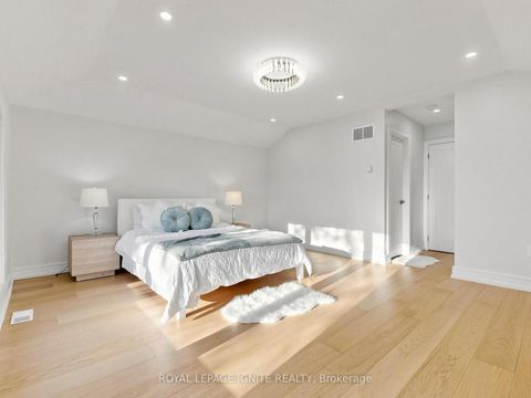 Photo 33 at 52A Robinson Avenue, Oakridge, Toronto