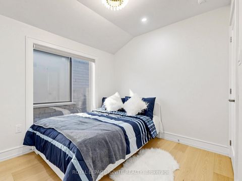 Photo 36 at 52A Robinson Avenue, Oakridge, Toronto