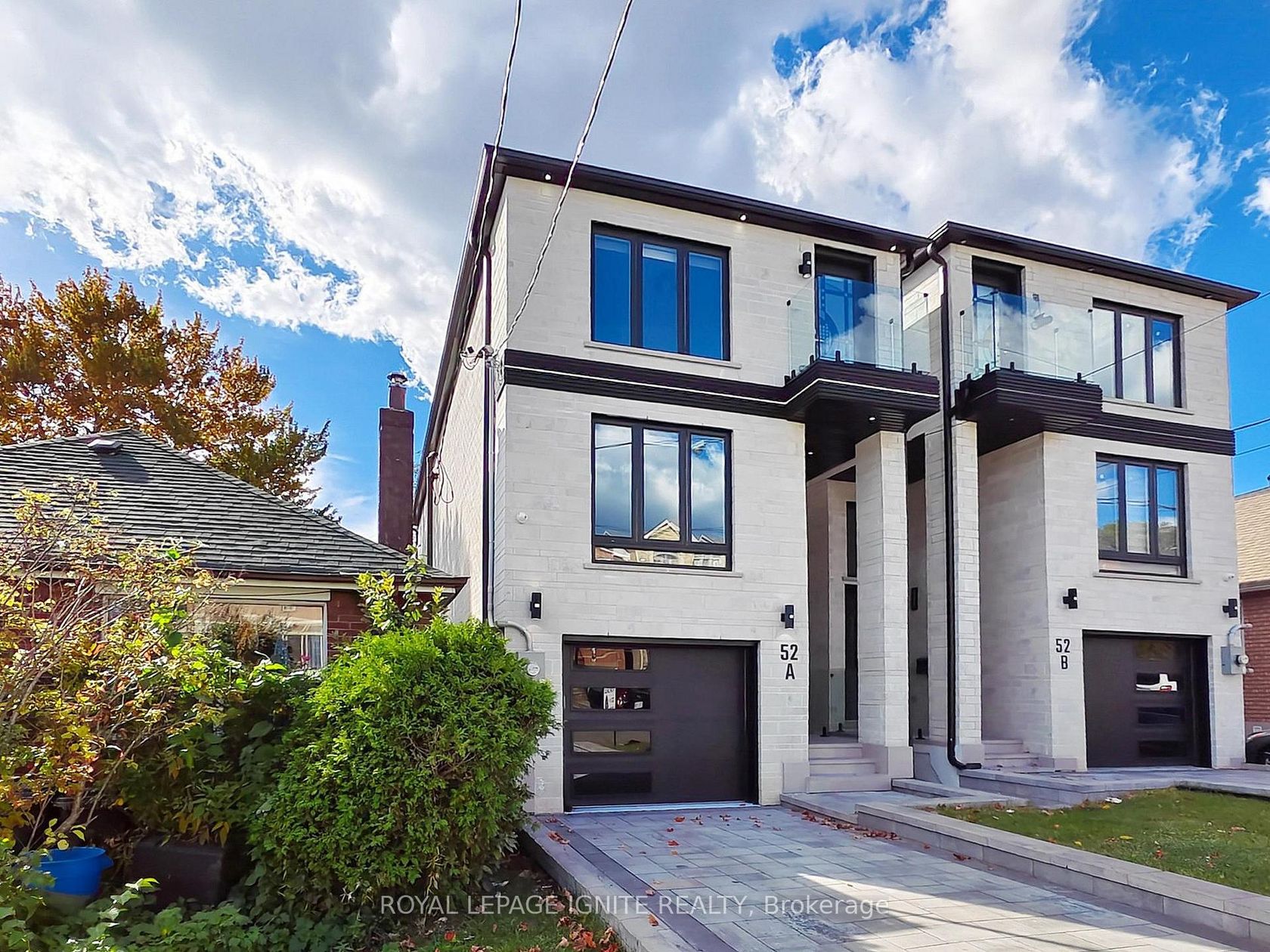52A Robinson Avenue, Oakridge, Toronto 