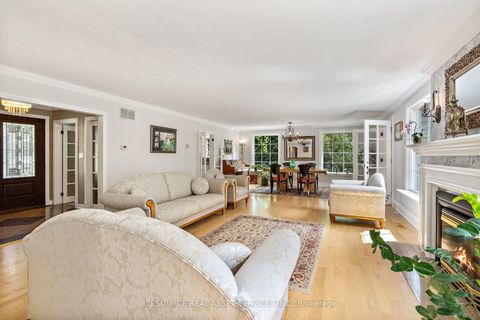 Photo 2 at 109 Highland Lane, Mill Pond, Richmond Hill