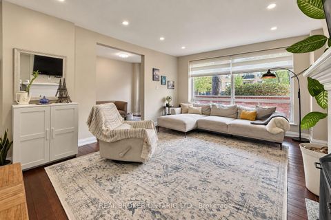 Photo 9 at 3 - 69 Upper Canada Drive, Windfields, Toronto