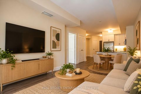 Photo 2 at 208 - 1 Old Mill Drive, Swansea, Toronto