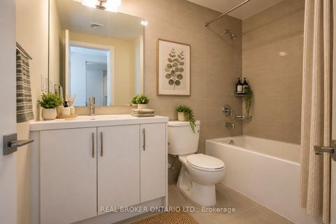 Photo 12 at 208 - 1 Old Mill Drive, Swansea, Toronto