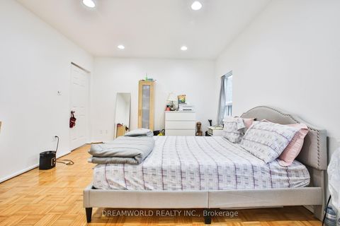 Photo 14 at 403 Northcliffe Boulevard, Oakwood Village, Toronto