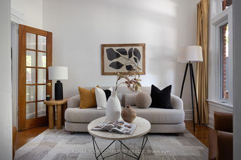 Photo 1 at 200 Albany Avenue, Annex, Toronto
