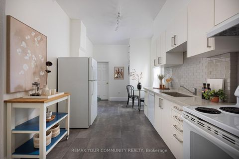 Photo 7 at 200 Albany Avenue, Annex, Toronto