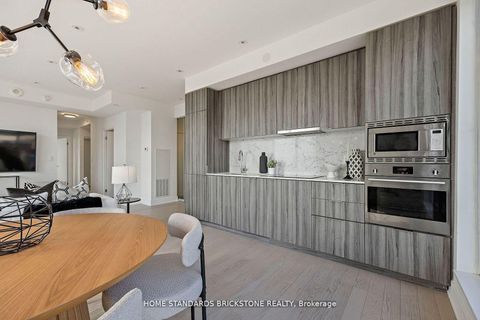 Photo 5 at 3907 - 955 Bay Street, Bay Street Corridor, Toronto