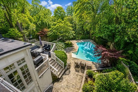 Photo 2 at 141 Old Forest Hill Road, Forest Hill North, Toronto