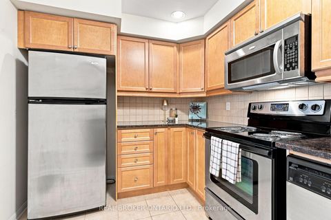 Photo 7 at 8 Ayers Crescent, Birchmount, Toronto