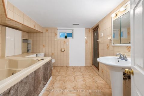 Photo 34 at 14 Saunders Road, Guildwood, Toronto