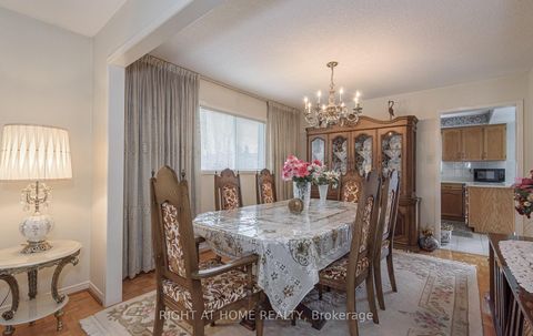 Photo 6 at 19 Western Skies Court, East Woodbridge, Vaughan