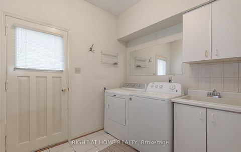 Photo 9 at 19 Western Skies Court, East Woodbridge, Vaughan