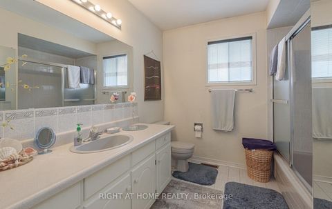 Photo 14 at 19 Western Skies Court, East Woodbridge, Vaughan