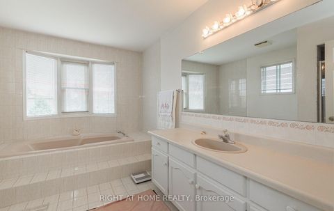 Photo 16 at 19 Western Skies Court, East Woodbridge, Vaughan