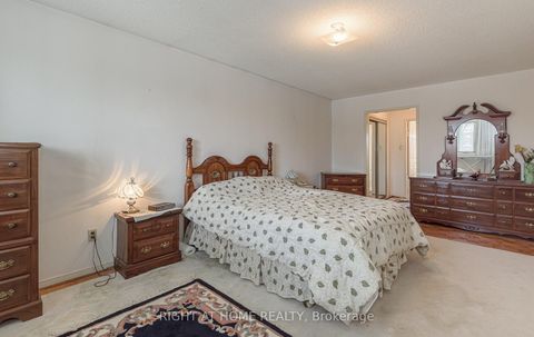 Photo 17 at 19 Western Skies Court, East Woodbridge, Vaughan
