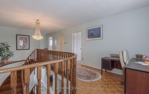Photo 18 at 19 Western Skies Court, East Woodbridge, Vaughan