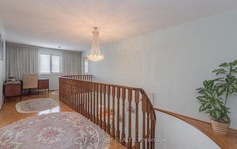 Photo 19 at 19 Western Skies Court, East Woodbridge, Vaughan