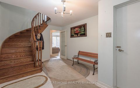 Photo 22 at 19 Western Skies Court, East Woodbridge, Vaughan
