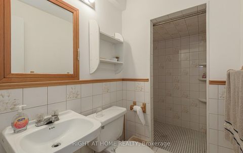 Photo 23 at 19 Western Skies Court, East Woodbridge, Vaughan