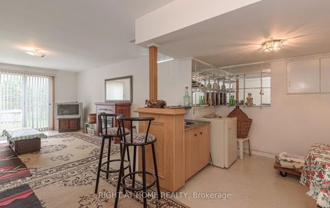 Photo 27 at 19 Western Skies Court, East Woodbridge, Vaughan