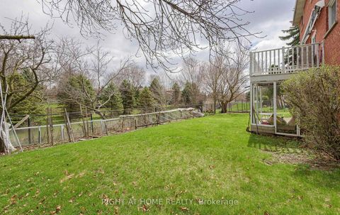 Photo 30 at 19 Western Skies Court, East Woodbridge, Vaughan