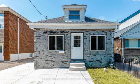 Photo 1 at 14 Spears Street, Smythe, Toronto